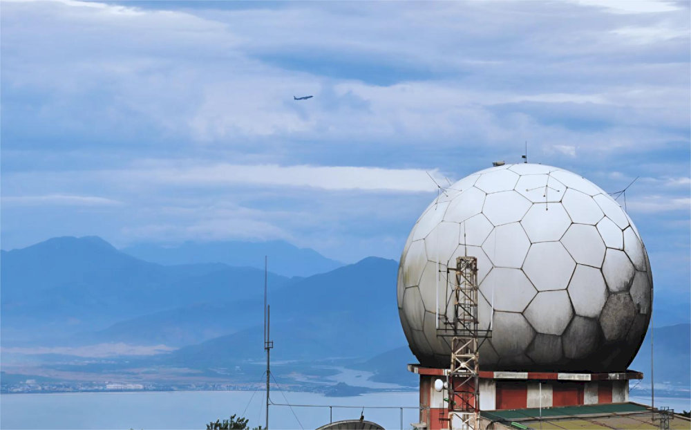 Trạm radar cũ do Hoa Kỳ xây dựng từ thời chiến tranh, đóng vai trò minh chứng quan trọng trong nhiều thời kỳ lịch sử nước ta